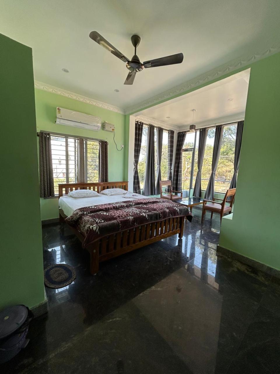 Yelagiri Goldhill Resort Extérieur photo