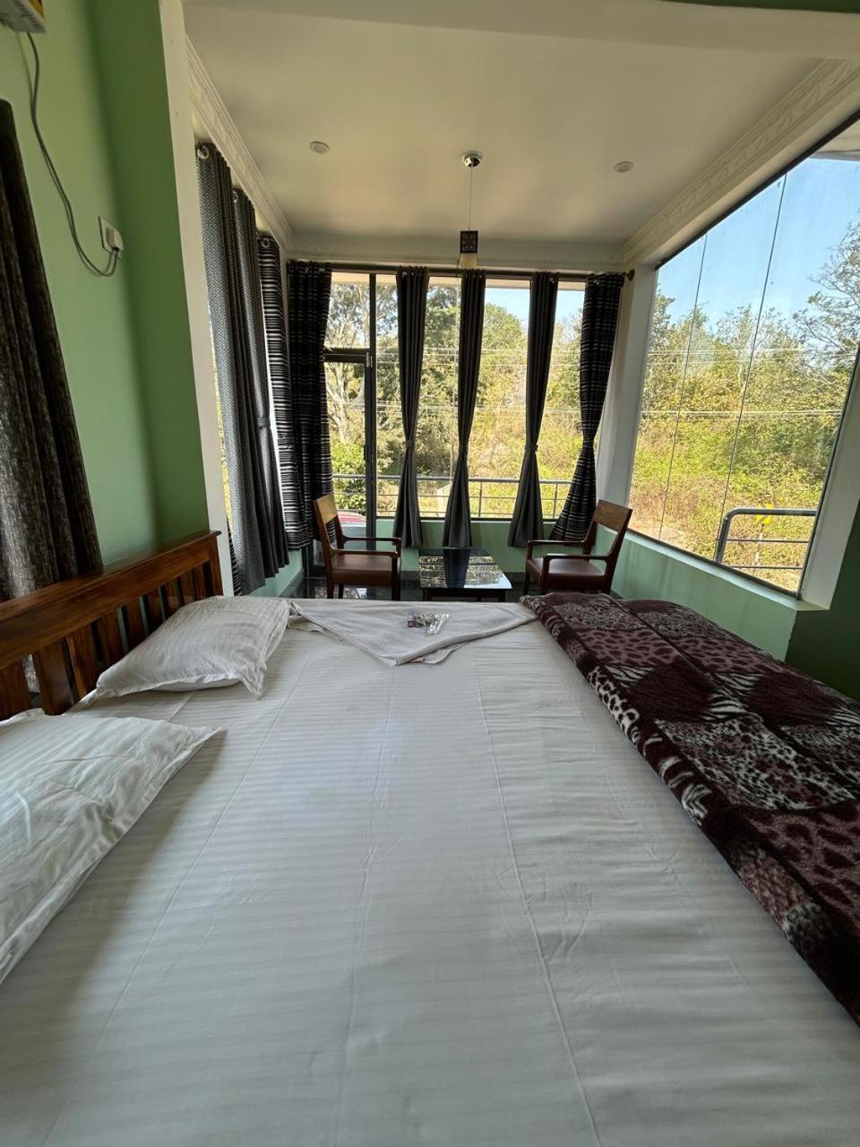 Yelagiri Goldhill Resort Extérieur photo
